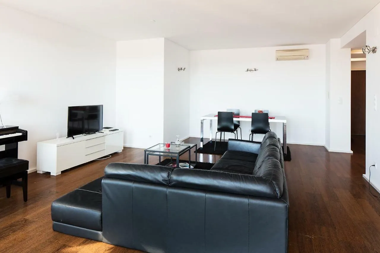 Διαμέρισμα Skyscraper Riverview Lisbon With Indoor Pool Πορτογαλία